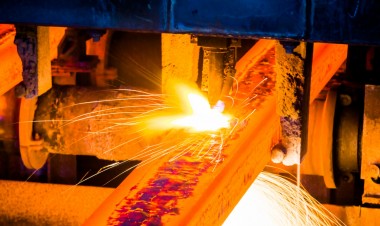 انحلال کامل کارخانه های ذوب آهن در نتیجه رانت صنعت فولاد